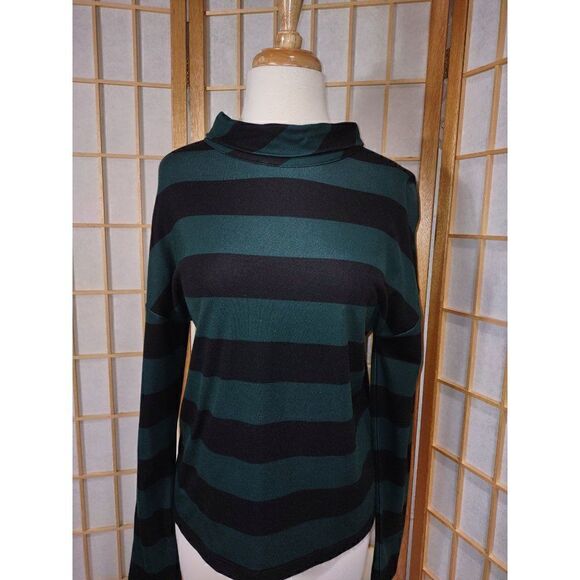 NWT Chico's Sz 0 (Sm) Striped Top - Picture 6 of 13